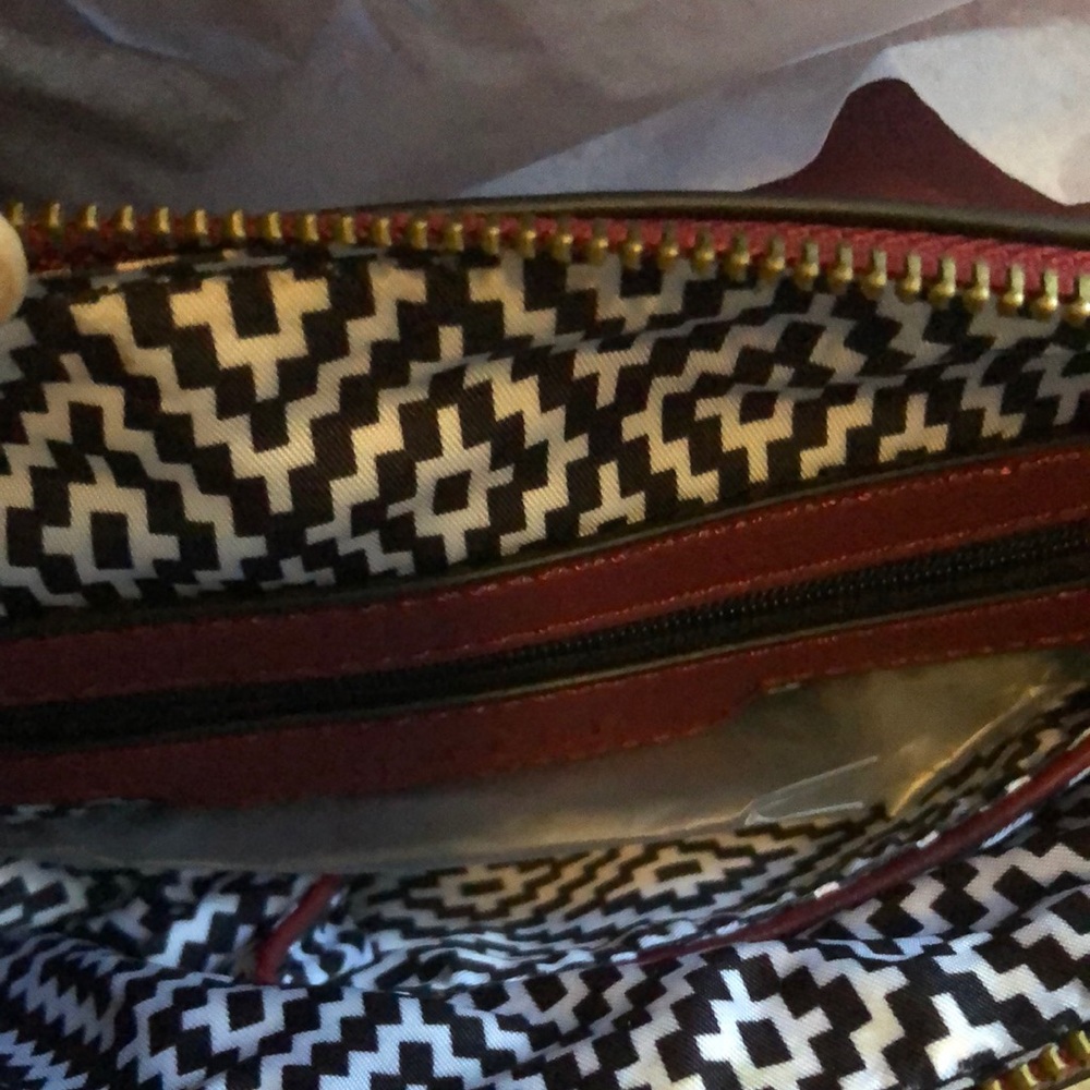Sophisticated Brown and Red Crossbody Bag - Picture 8 of 14